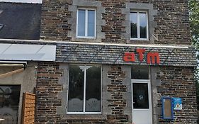 Auberge Des Trains Mythiques Chambres D'Hotes A Gouarec Au Pied De La Velodyssee