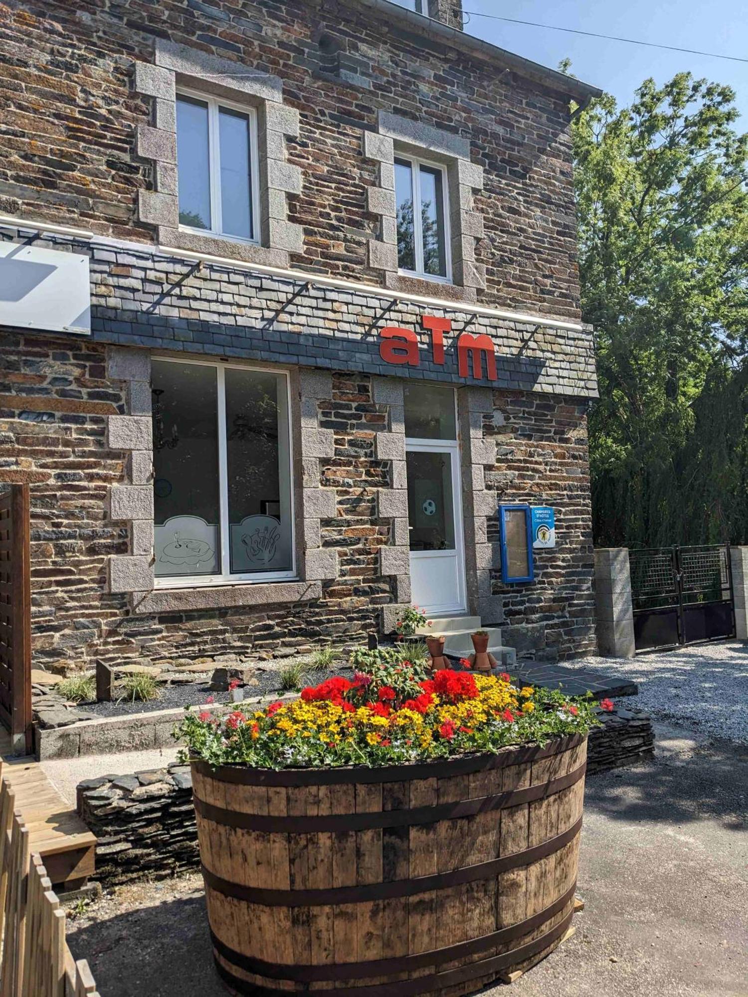 Auberge Des Trains Mythiques Chambres D'Hotes A Gouarec Au Pied De La Velodyssee Laniscat Extérieur photo